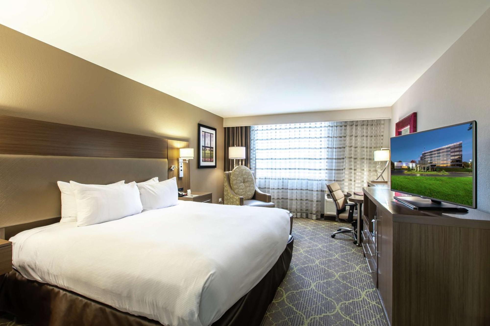 Doubletree By Hilton Winston Salem - University, Nc Exterior photo