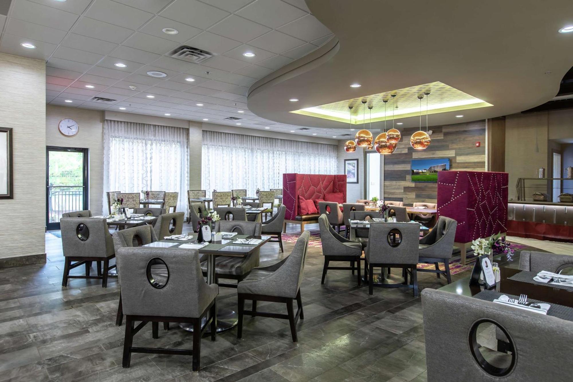 Doubletree By Hilton Winston Salem - University, Nc Exterior photo