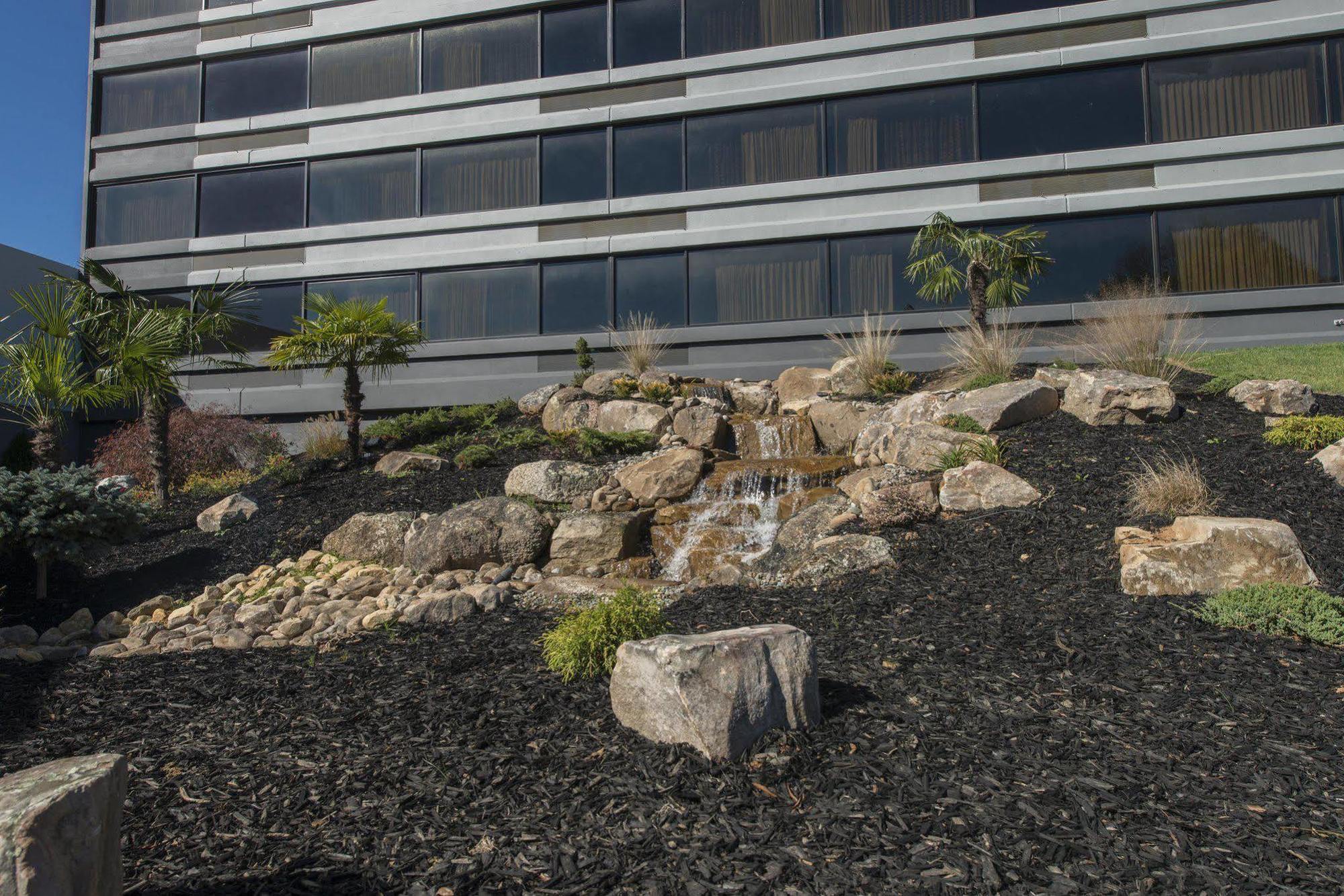 Doubletree By Hilton Winston Salem - University, Nc Exterior photo